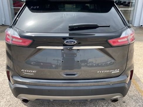 Used 2019 Ford Edge Titanium w/ Equipment Group 301A FWD image 6