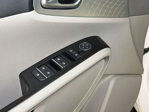Used 2020 Kia Soul LX FWD image 17