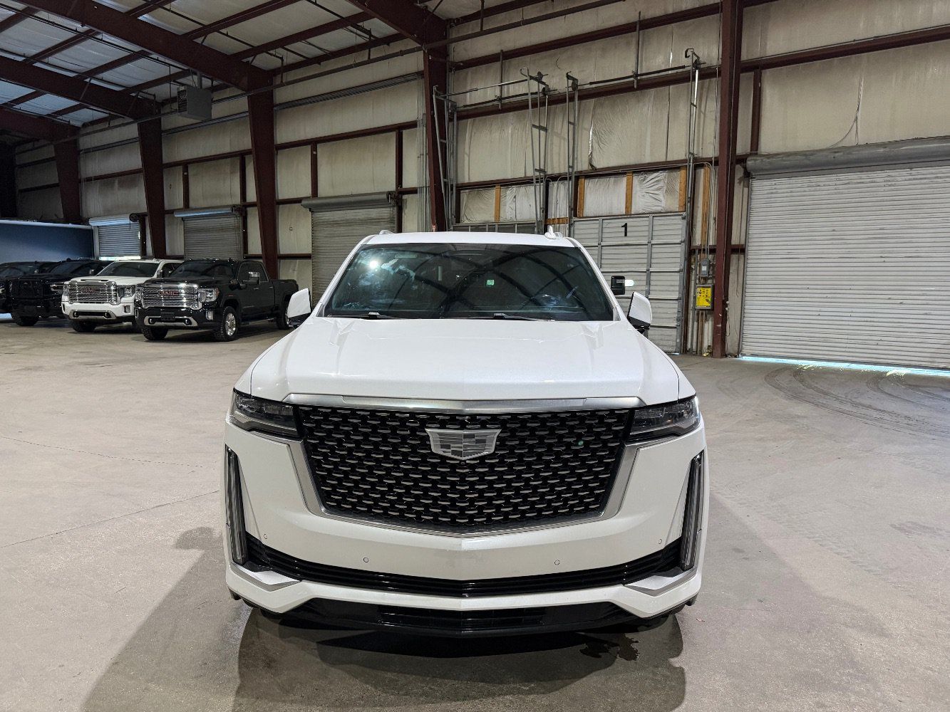 Used 2022 Cadillac Escalade Luxury AWD/4WD image 10