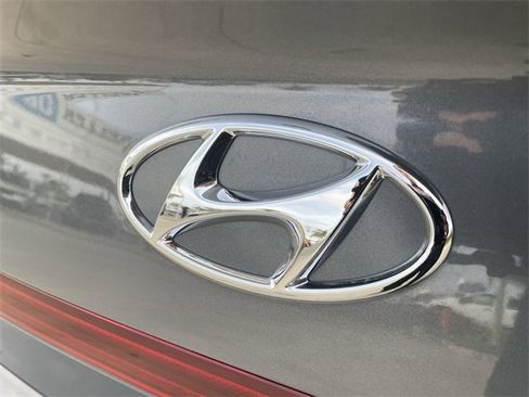 Used 2023 Hyundai Sonata SE w/ Preferred Accessory Package image 29
