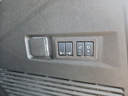 Used 2025 GMC Yukon Denali Ultimate w/ LPO, Floor Liner Package AWD/4WD image 38
