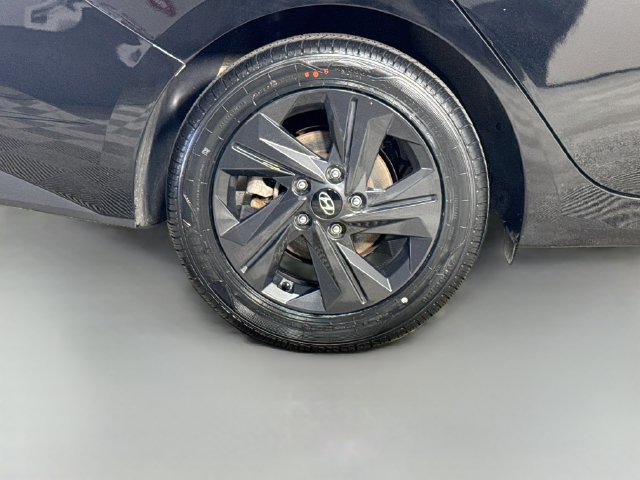 Used 2023 Hyundai Elantra SEL w/ Cargo Package FWD image 32