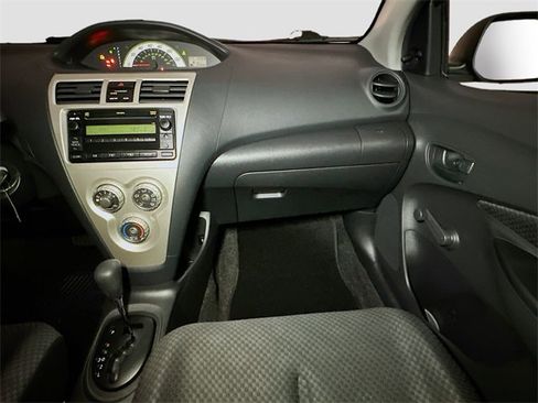 Used 2008 Toyota Yaris Sedan image 32
