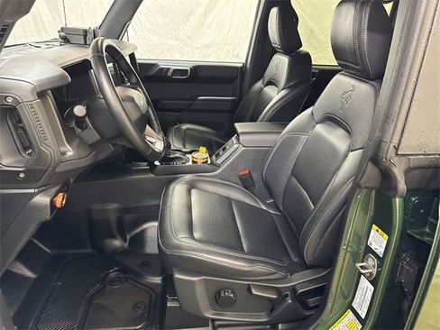 Used 2025 Ford Bronco Badlands image 10