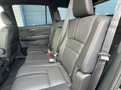 Used 2022 Honda Pilot TrailSport image 13