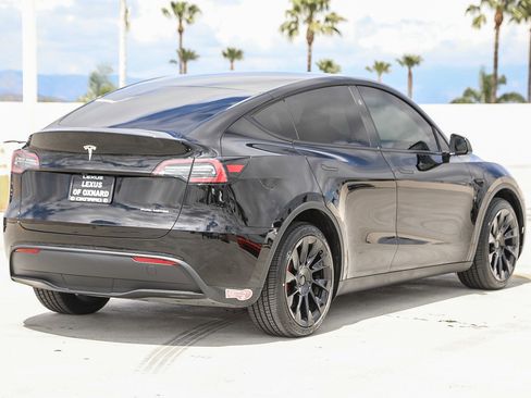 Used 2024 Tesla Model Y Long Range AWD/4WD image 7