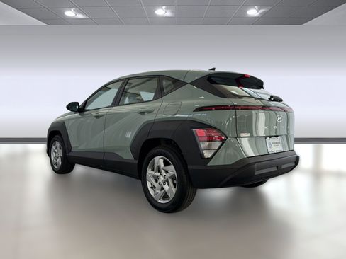 Used 2026 Hyundai Kona SE image 3