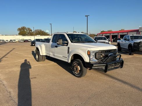 Used 2022 Ford F350 XL w/ Power Equipment Group image 5