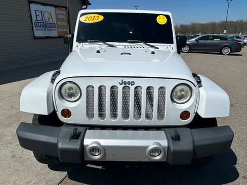 Used 2013 Jeep Wrangler Unlimited Sahara w/ Connectivity Group AWD/4WD image 2