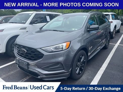Used 2022 Ford Edge SE w/ Black Appearance Package AWD/4WD image 3