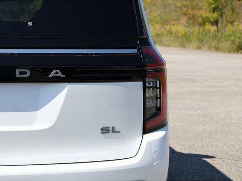 New 2026 Nissan Armada SL w/ Captain's Chari Seat Package image 6