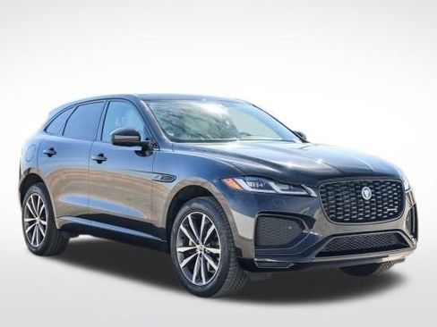 Used 2024 Jaguar F-PACE R-Dynamic S image 3