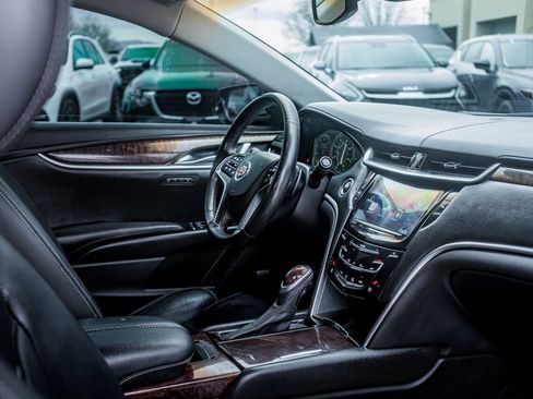 Used 2013 Cadillac XTS Premium image 44