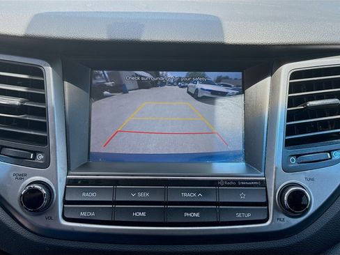 Used 2018 Hyundai Tucson Sport FWD image 11