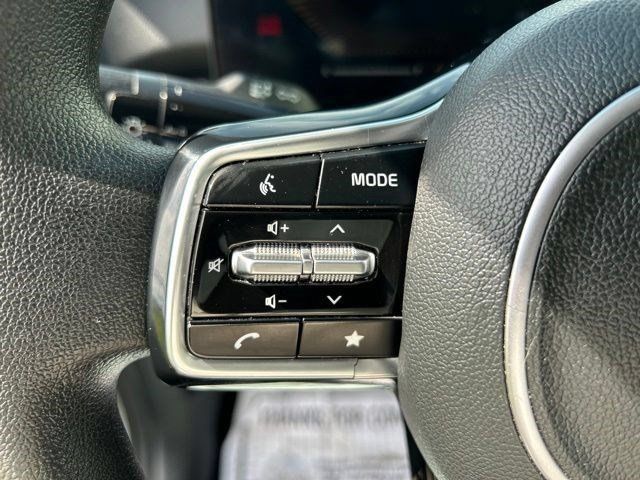 Used 2025 Kia Sorento LX FWD image 16