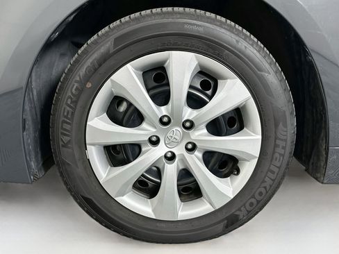Used 2025 Toyota Corolla LE FWD image 11