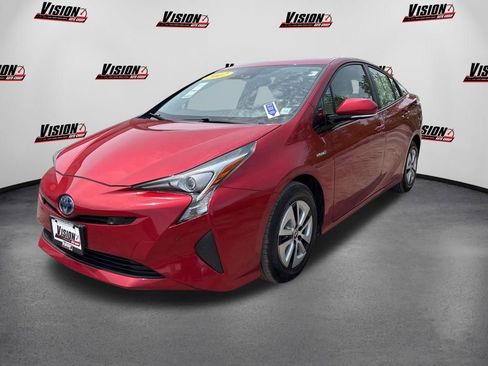Used 2017 Toyota Prius Three FWD image 1