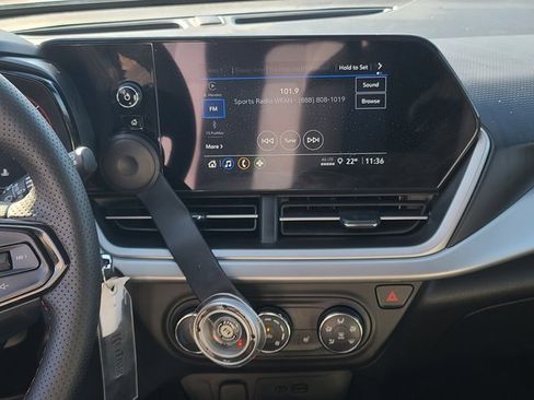 Used 2024 Chevrolet Trax RS w/ Driver Confidence Package image 16