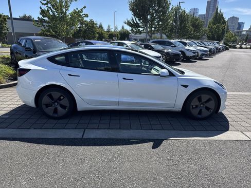 Used 2023 Tesla Model 3 Standard Range RWD image 4