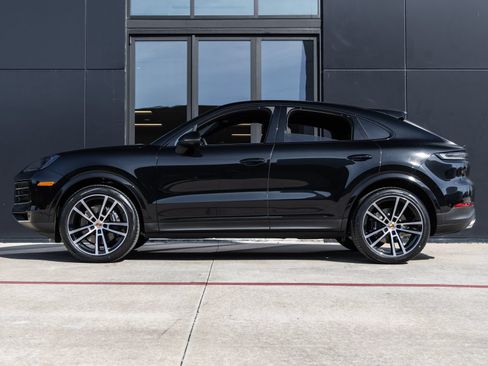 Certified 2026 Porsche Cayenne Coupe AWD/4WD image 2