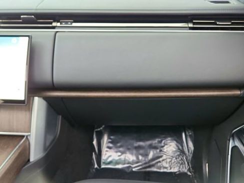 Used 2025 Land Rover Range Rover SE image 35