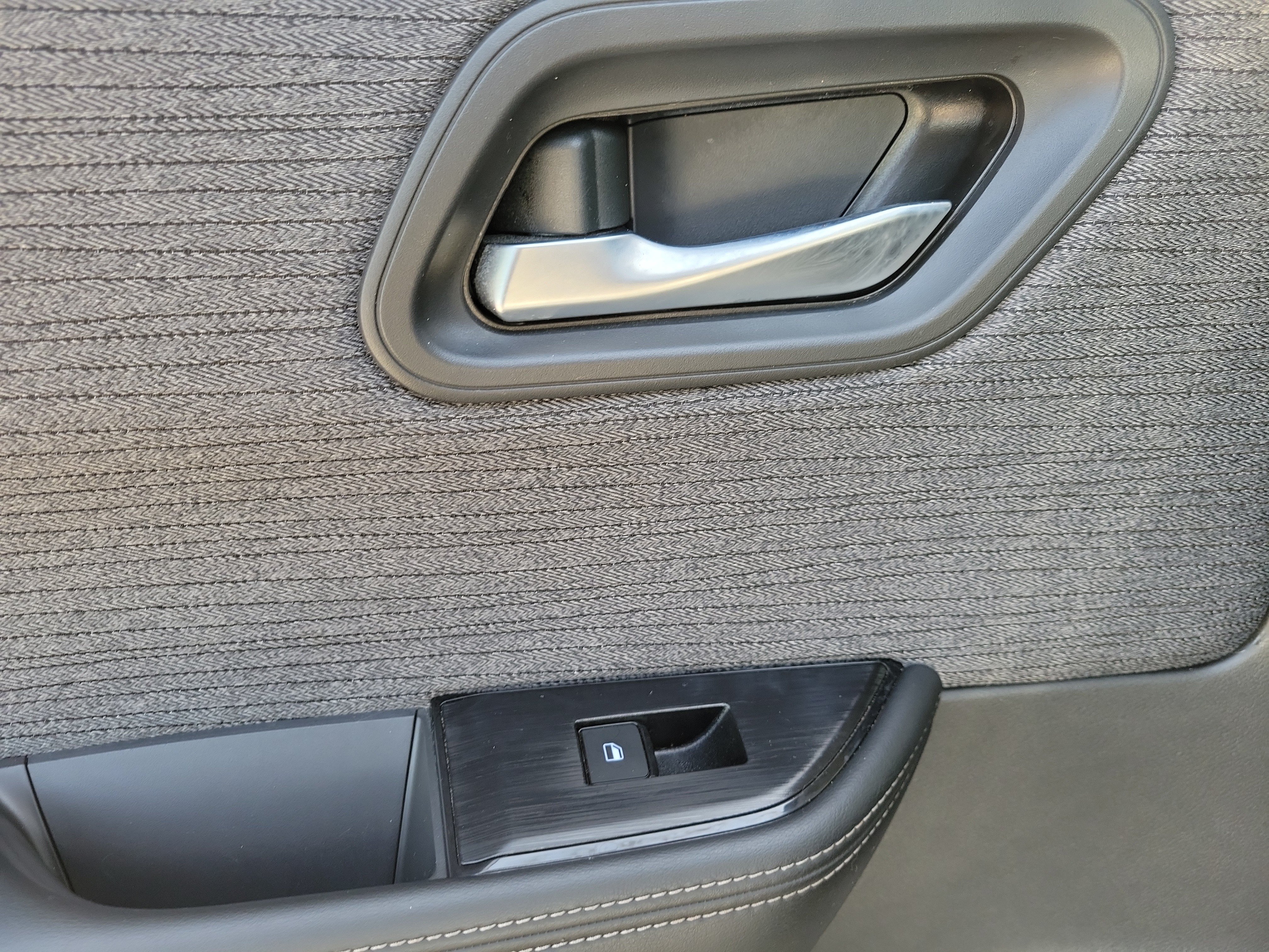 Certified 2022 Nissan Rogue SV FWD image 19