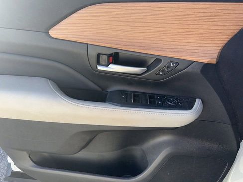 Used 2024 Toyota Grand Highlander Limited image 14