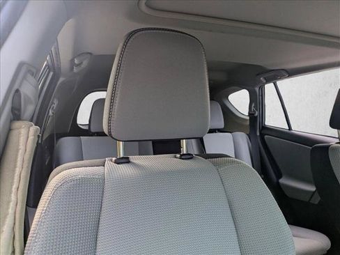 Used 2017 Toyota RAV4 XLE FWD image 14