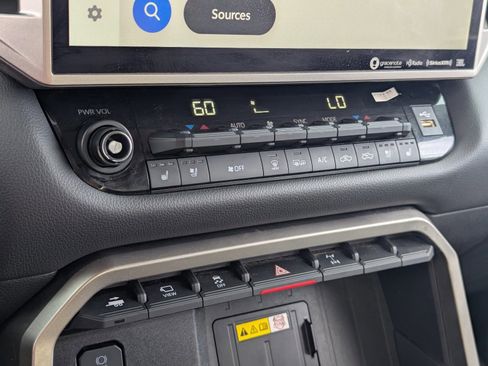 Used 2023 Toyota Tundra Limited image 29