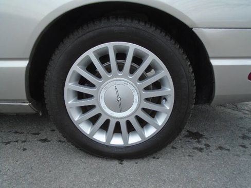 Used 2005 Ford Thunderbird Deluxe 2dr Convertible image 13