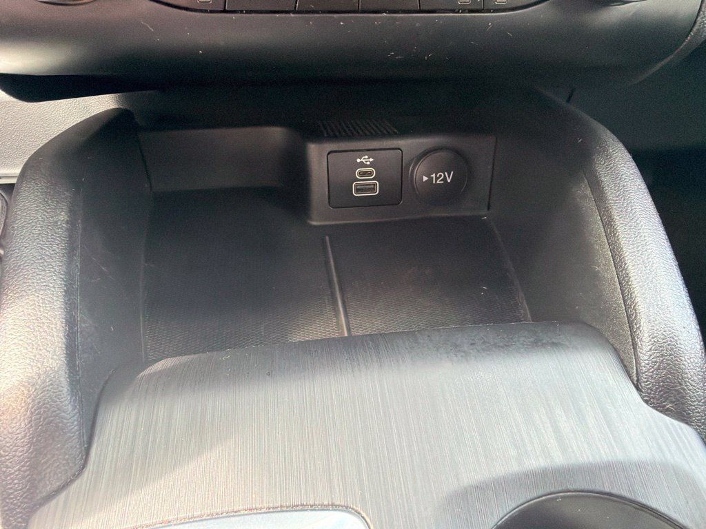 Used 2025 Ford Escape ST-Line Select AWD/4WD image 24