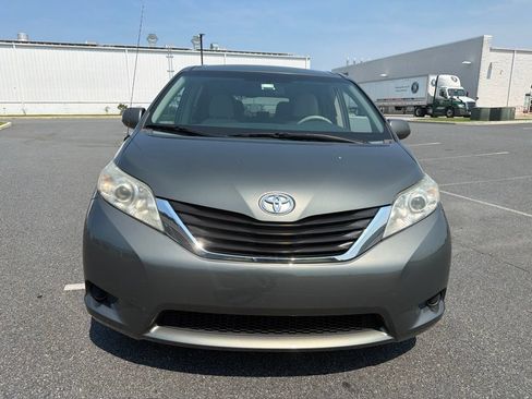 Used 2014 Toyota Sienna LE FWD image 8