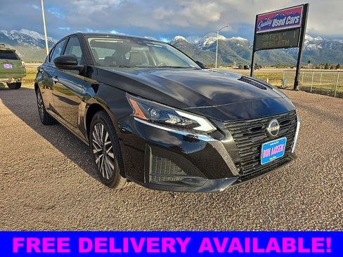 Used 2023 Nissan Altima 2.5 SV image 1