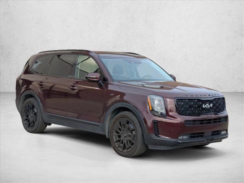 Used 2022 Kia Telluride SX w/ Nightfall Edition Package image 3