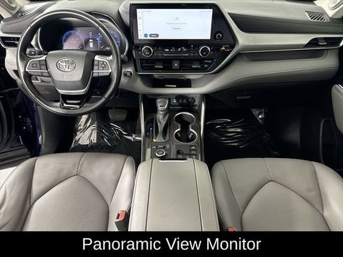 Used 2023 Toyota Highlander Platinum AWD/4WD image 26