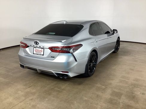 Used 2022 Toyota Camry XSE FWD image 6