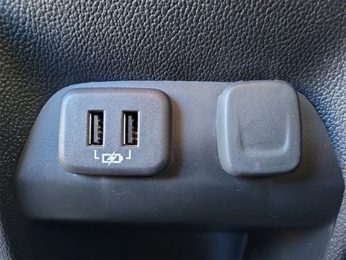 Used 2022 Chevrolet Colorado LT w/ LT Convenience Package image 13