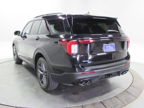 Used 2025 Ford Explorer ST AWD/4WD image 5