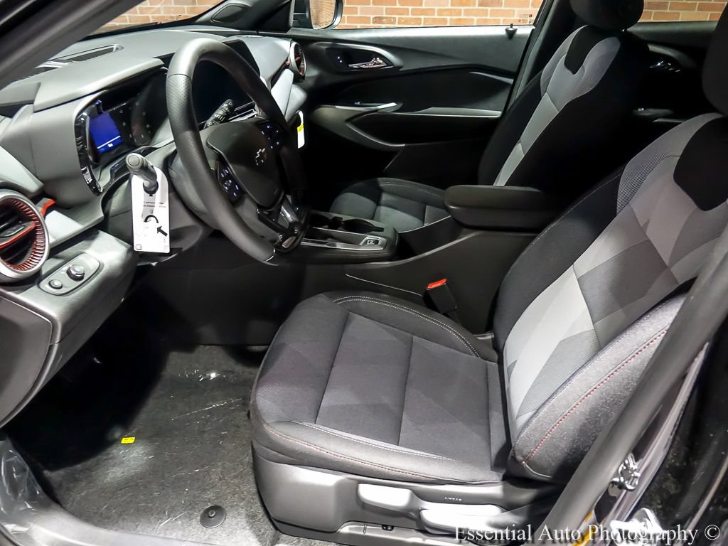 New 2026 Chevrolet Trax RS w/ Sunroof Package FWD image 10