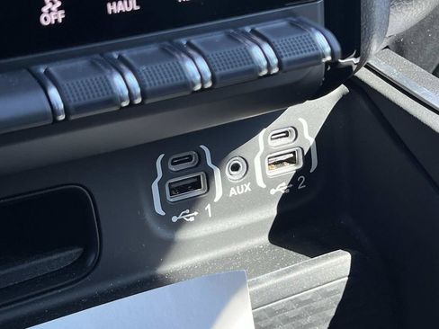 Used 2021 RAM 1500 Big Horn AWD/4WD image 40