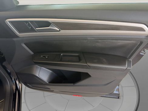 Used 2018 Volkswagen Atlas SEL AWD/4WD image 17