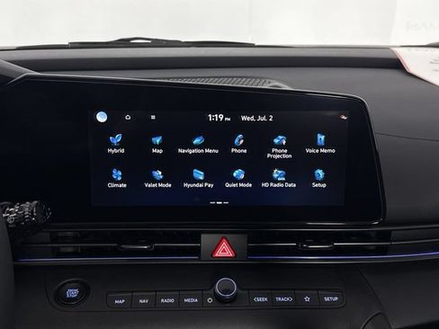 Used 2025 Hyundai Elantra SEL FWD image 24