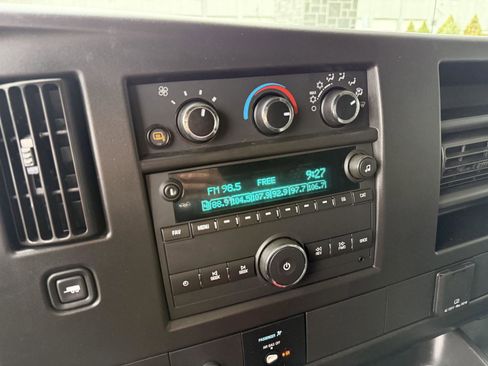 Used 2024 GMC Savana 2500 w/ Driver Convenience Package image 19