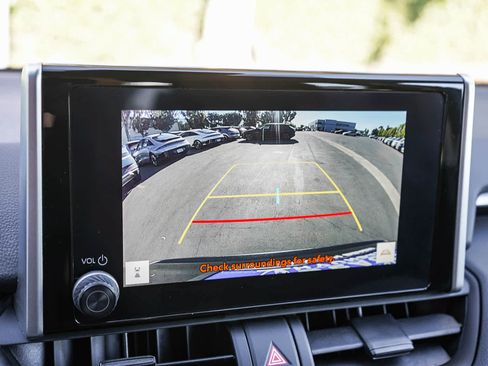 Used 2025 Toyota RAV4 XLE FWD image 24