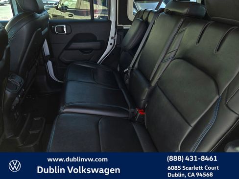 Used 2023 Jeep Wrangler Unlimited Rubicon 4xe w/ Cold Weather Group AWD/4WD image 11