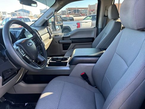 Used 2022 Ford F250 XLT w/ XLT Premium Package image 9