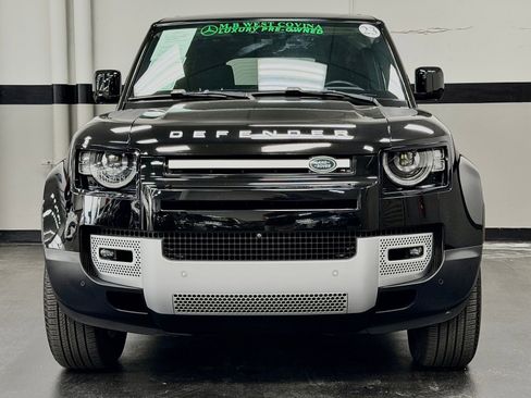 Used 2023 Land Rover Defender 110 SE AWD/4WD image 6