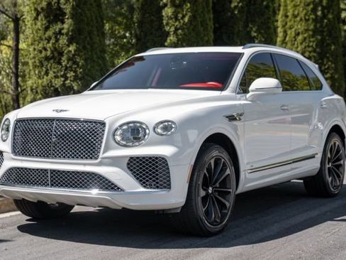 Used 2022 Bentley Bentayga image 17