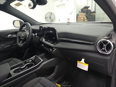 New 2026 Chevrolet Equinox LT w/ Safety and Technology Package FWD image 30