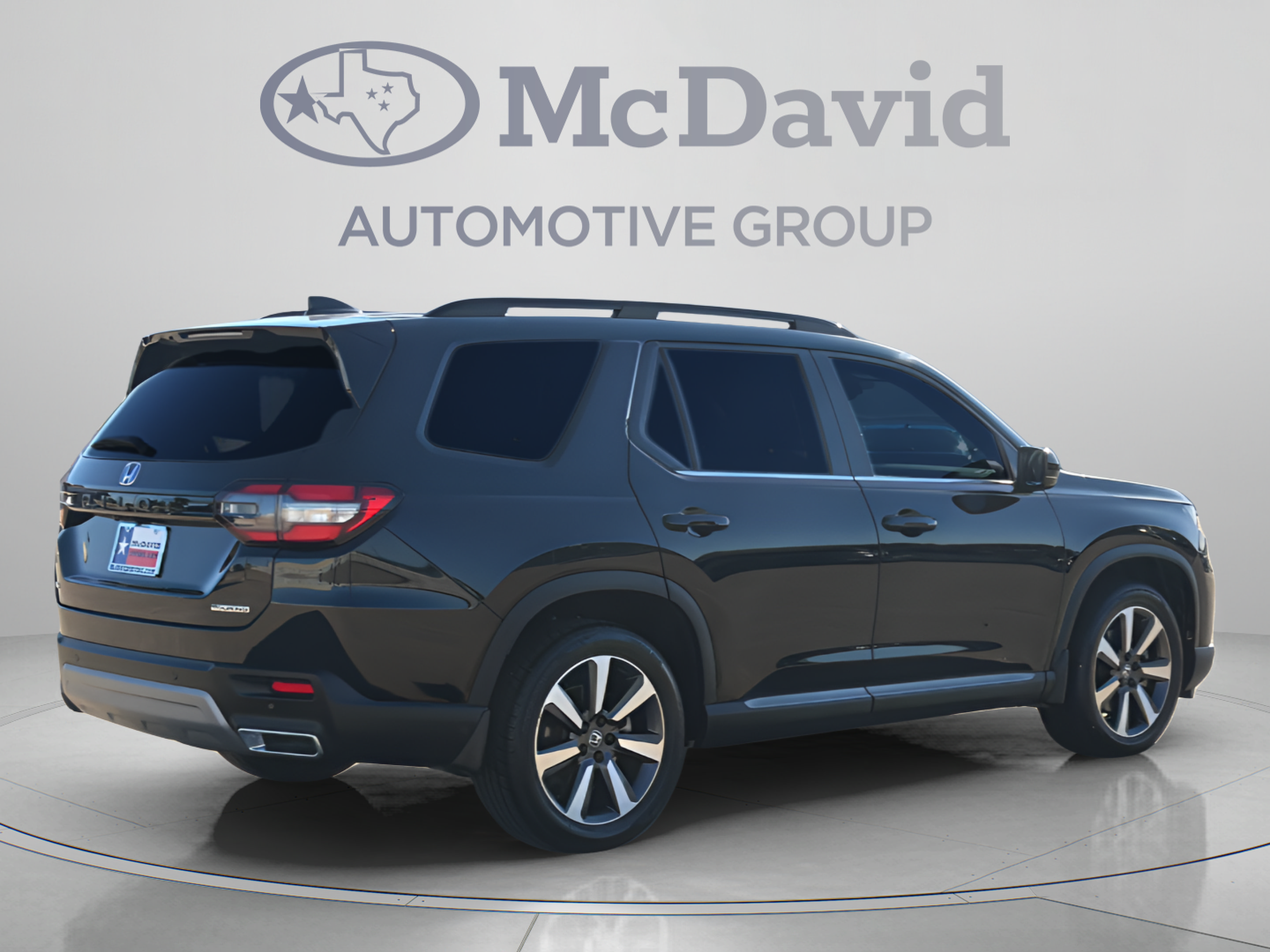 Used 2025 Honda Pilot Touring image 6